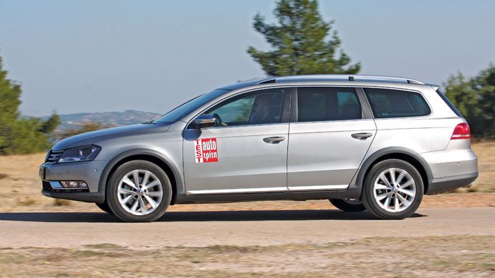 Το Passat Alltrack έχει όλες τις απαραίτητες πινελιές οι οποίες ενισχύουν την off road εμφάνιση, όπως τις προστατευτικές ποδιές από ανοξείδωτο χάλυβα,